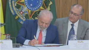 Leia mais sobre o artigo Lula muda regras do marco do saneamento e prorroga prazo para estatais  se adaptarem as exigências