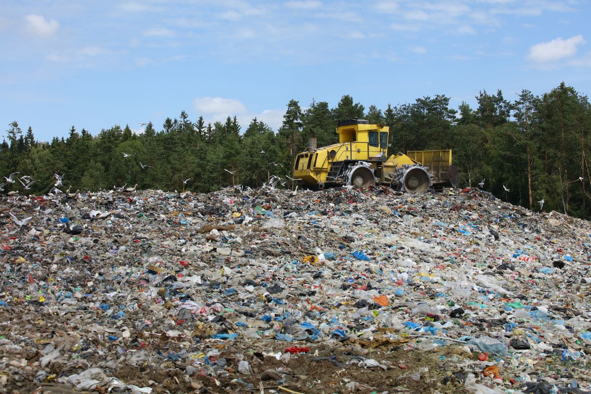 Leia mais sobre o artigo Projetos para acabar com lixões trarão R$ 22 bi em investimentos