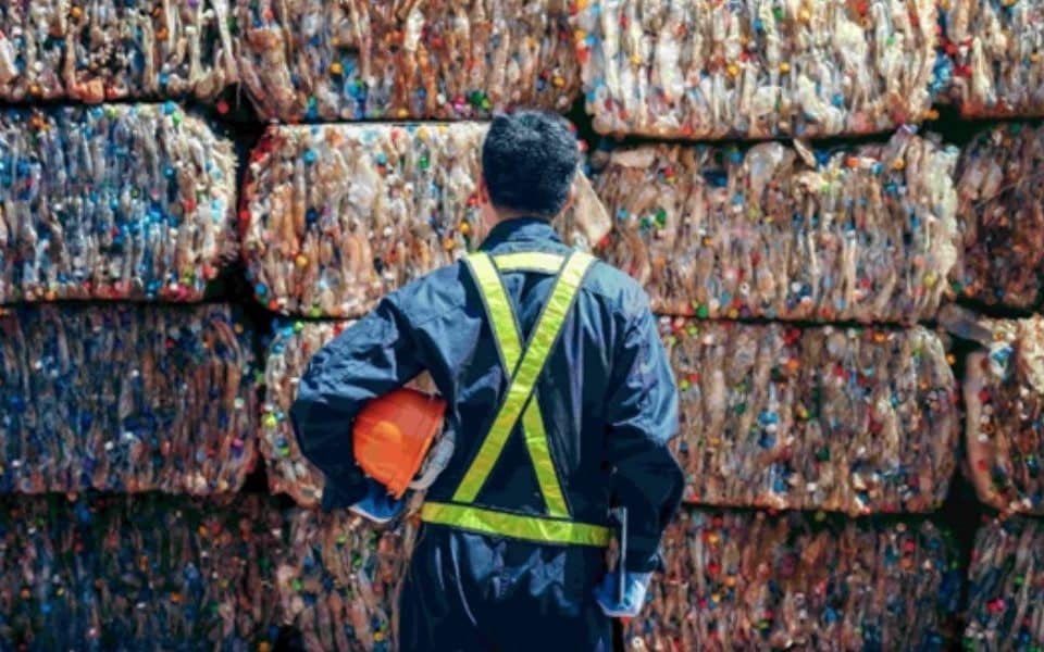 Redução de resíduos, de energia e de água são ações adotadas por mais de 80% das indústrias