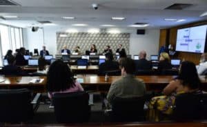 Leia mais sobre o artigo Novo Programa de Gerenciamento de Resíduos Sólidos do Senado é apresentado na CMA