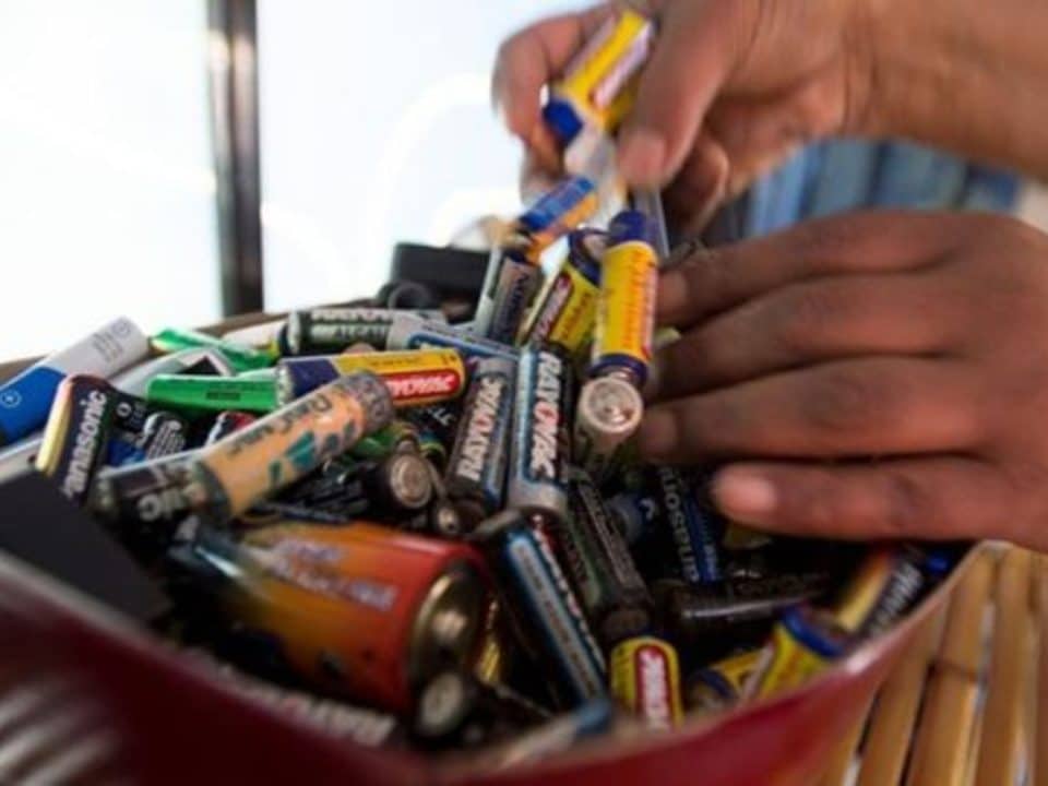 PesquisaCNI mais da metade dos brasileiros separam lixo para reciclagem com frequência