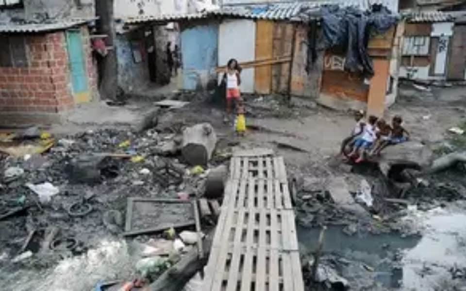 Saneamento Básico: Brasil registrou mais de 190 mil internações por doenças associadas à falta de saneamento, em 2023.